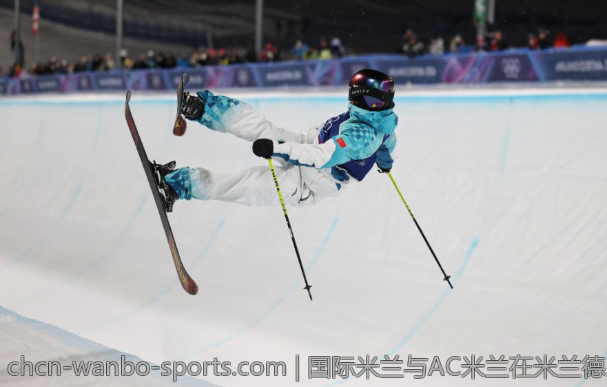 国际米兰与AC米兰在米兰德比中的激烈碰撞